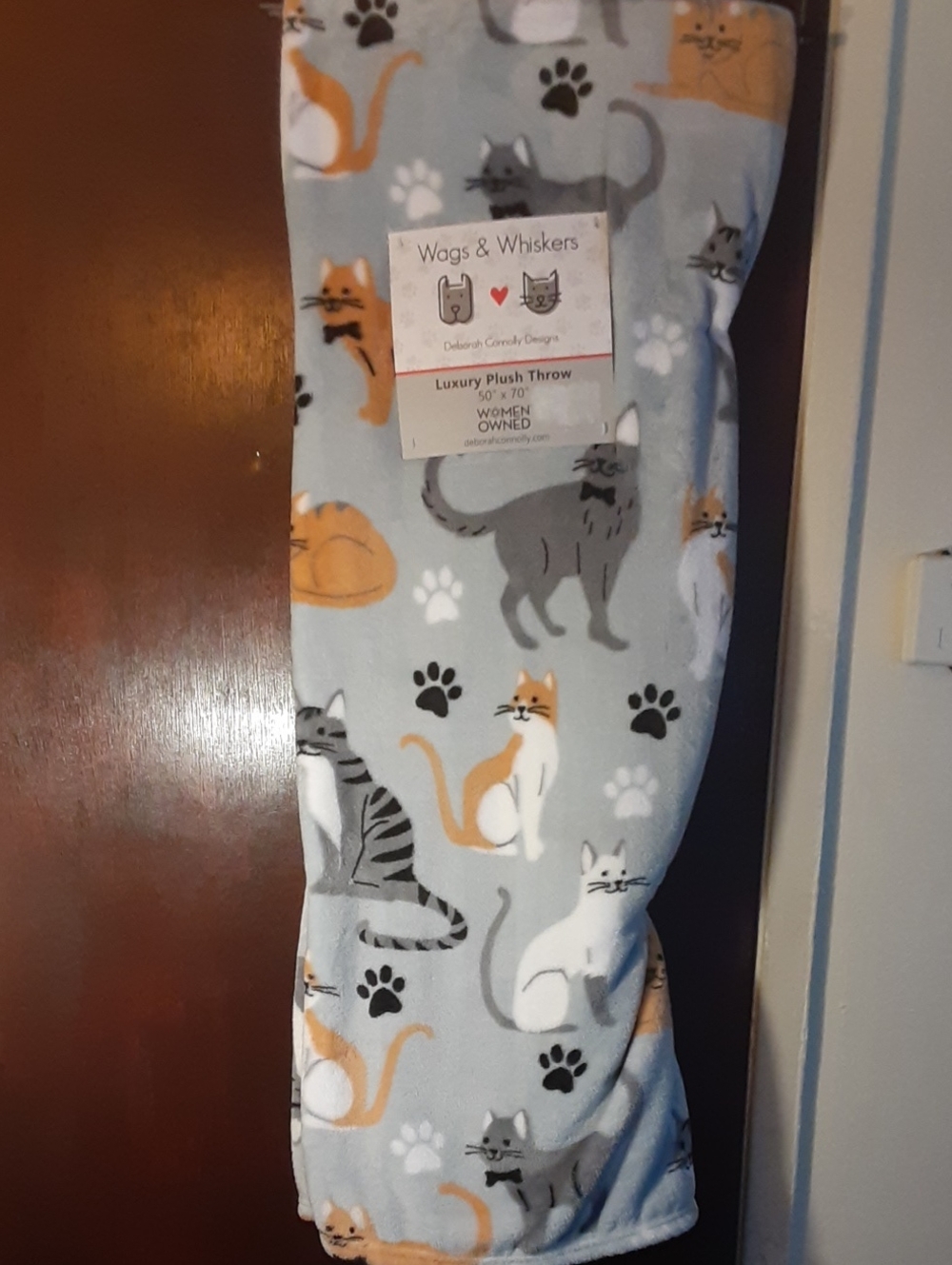 Wags & Whiskers Cat Print Plush Throw - Light gray